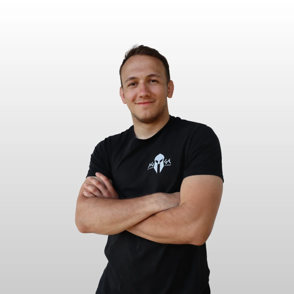 Esslingen AGOGE Gym: Selbstverteidigung, Kampfsport Trainer Alex Schütz